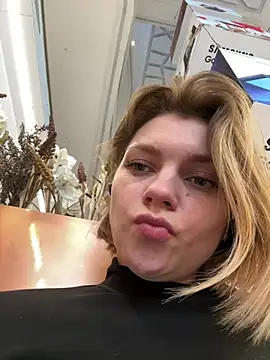 ValenciaShock online show from March 19, 6:35 am