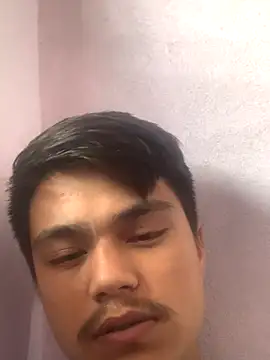 Snapshot of Hullax chatting on October 29, 3:49 am Hullax online show from October 29, 3:49 am