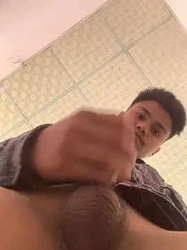 Hullax online show from March 19, 2:11 am