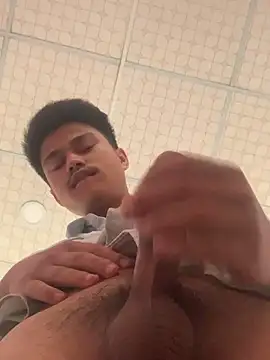 Hullax online show from April 4, 1:45 am