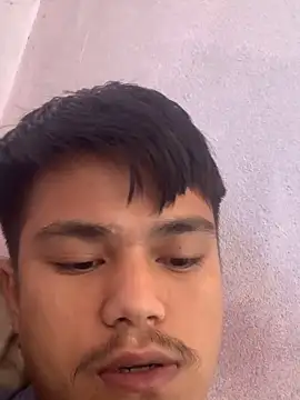 Snapshot of Hullax chatting on November 16, 2:27 am Hullax online show from November 16, 2:27 am