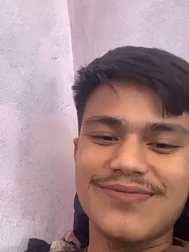 Snapshot of Hullax chatting on November 11, 4:18 am Hullax online show from November 11, 4:18 am