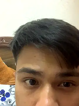 Snapshot of Hullax chatting on November 3, 3:48 pm Hullax online show from November 3, 3:48 pm