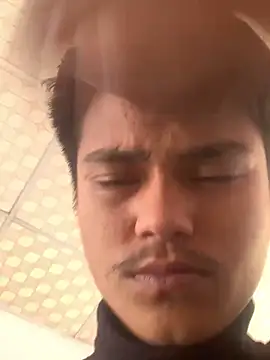 Snapshot of Hullax chatting on December 1, 5:08 am Hullax online show from December 1, 5:08 am