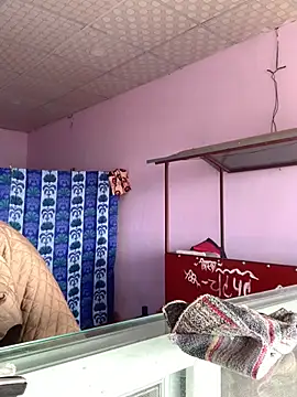 Hullax online show from February 14, 2:56 am