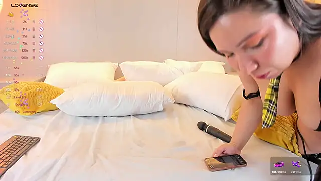 Isabella Daniell online show from March 21, 4:35 am