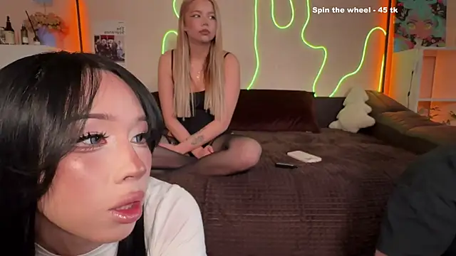 NickAnny online show from April 24, 12:18 pm