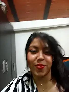 Snapshot of leah_passion chatting on October 18, 8:00 pm leah passion online show from October 18, 8:00 pm