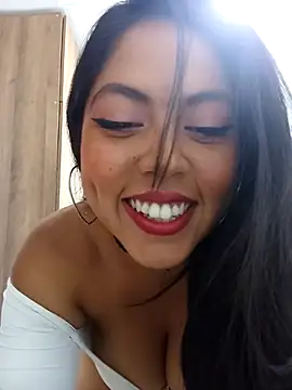 leah passion online show from October 27, 10:00 pm