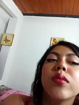 Snapshot of leah_passion chatting on September 18, 9:18 pm leah passion online show from September 18, 9:18 pm