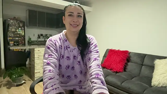 Karina Yang online show from April 10, 10:44 am