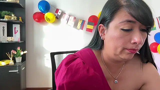 Karina Yang online show from June 20, 9:42 pm