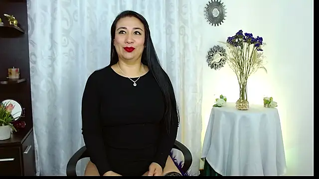 Snapshot of Karina_Yang chatting on October 2, 10:18 am Karina Yang online show from October 2, 10:18 am