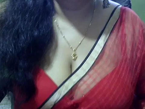 Snapshot of Mona_love143 chatting on November 3, 9:02 am Mona love143 online show from November 3, 9:02 am