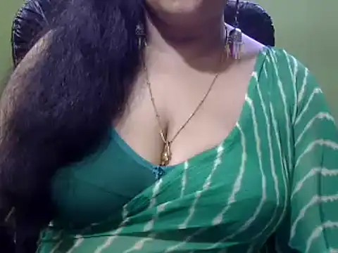 Snapshot of Mona_love143 chatting on November 8, 10:08 am Mona love143 online show from November 8, 10:08 am