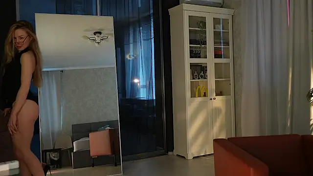 Snapshot of seeunexttime0 chatting on February 24, 4:13 am seeunexttime0 online show from February 24, 4:13 am