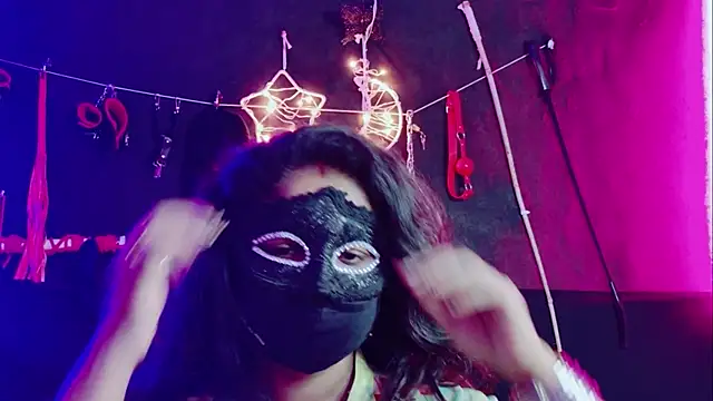 Snapshot of Exotic_Goddess chatting on November 11, 9:15 am Exotic Goddess online show from November 11, 9:15 am