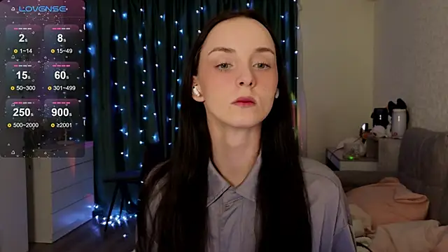 Snapshot of Silver_rains chatting on March 3, 9:59 pm Silver rains online show from March 3, 9:59 pm