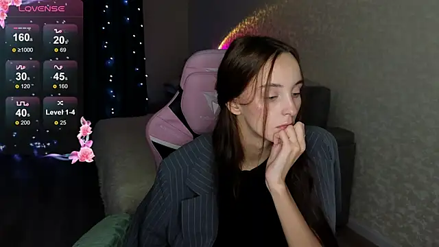 Snapshot of Silver_rains chatting on September 22, 8:59 pm Silver rains online show from September 22, 8:59 pm