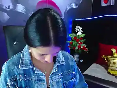 Snapshot of VALERY_MEER chatting on December 3, 11:51 am VALERY MEER online show from December 3, 11:51 am