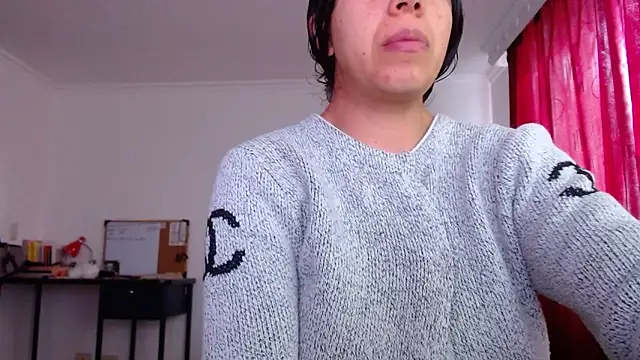 Snapshot of VALERY_MEER chatting on June 4, 12:32 pm VALERY MEER online show from June 4, 12:32 pm