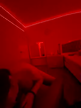 Sweetieboi04 online show from April 22, 1:29 pm