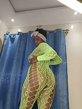 Snapshot of queen_mendyz chatting on May 21, 9:17 am queen mendyz online show from May 21, 9:17 am