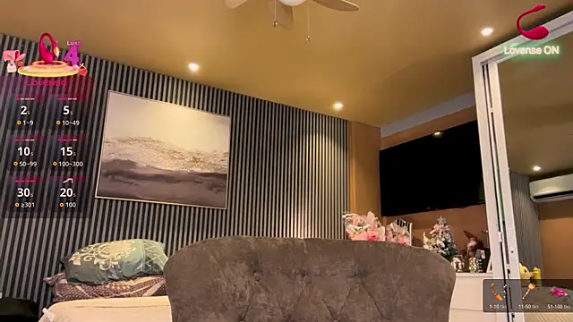 Snapshot of HeavenlyBlair chatting on November 27, 5:19 am HeavenlyBlair online show from November 27, 5:19 am