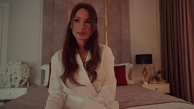 MilaDYstarlight online show from April 5, 9:27 am