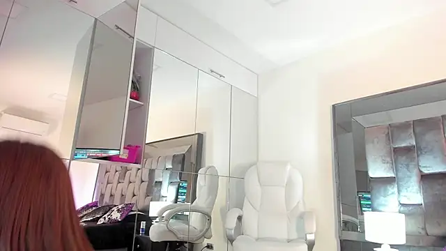 zinnia mosley online show from October 14, 11:33 am