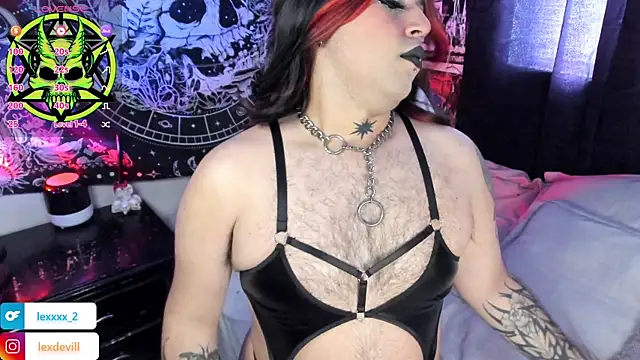 Snapshot of Lexxxxx_ chatting on June 2, 10:10 pm Lexxxxx online show from June 2, 10:10 pm