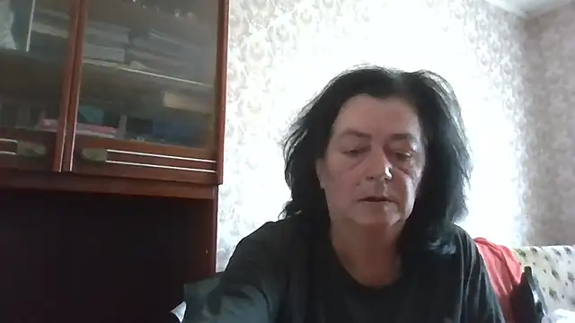 GypsiQueen2 online show from July 3, 6:20 am