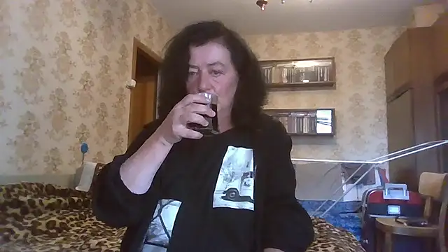 GypsiQueen2 online show from July 10, 4:18 pm