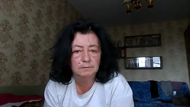 GypsiQueen2 online show from July 20, 6:10 am