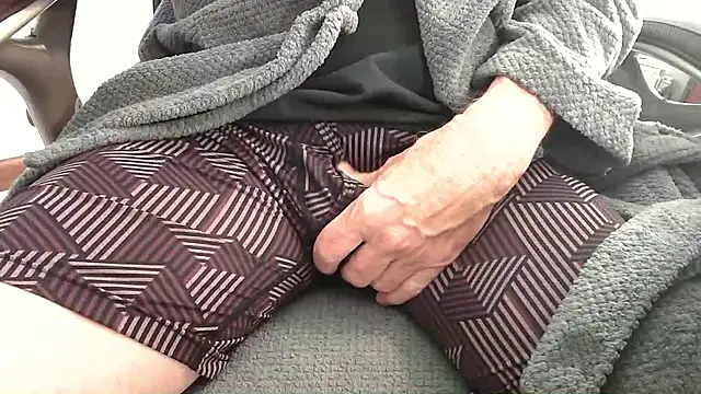 Snapshot of Cheaptriterry chatting on December 15, 2:34 pm Cheaptriterry online show from December 15, 2:34 pm