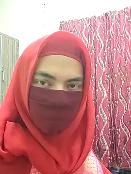 Snapshot of ElisyaHijabDoll chatting on May 25, 6:39 pm ElisyaHijabDoll online show from May 25, 6:39 pm
