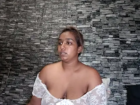 Xindias fantasyX online show from February 5, 7:32 pm