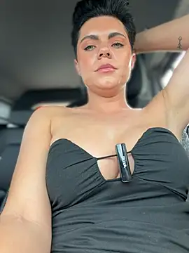 Snapshot of LukeLouHarvey chatting on January 10, 5:25 am LukeLouHarvey online show from January 10, 5:25 am