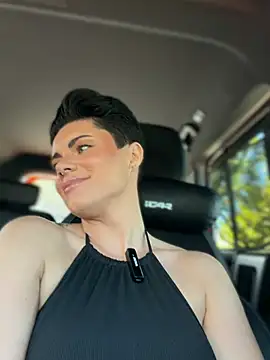 Snapshot of LukeLouHarvey chatting on February 28, 3:06 am LukeLouHarvey online show from February 28, 3:06 am