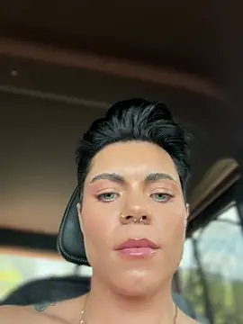 Snapshot of LukeLouHarvey chatting on February 9, 3:59 am LukeLouHarvey online show from February 9, 3:59 am