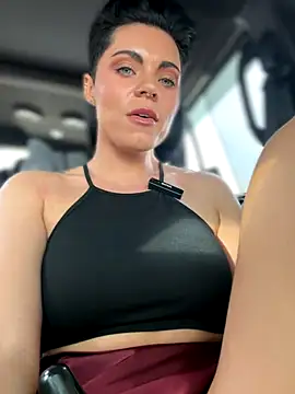 Snapshot of LukeLouHarvey chatting on January 8, 3:45 am LukeLouHarvey online show from January 8, 3:45 am