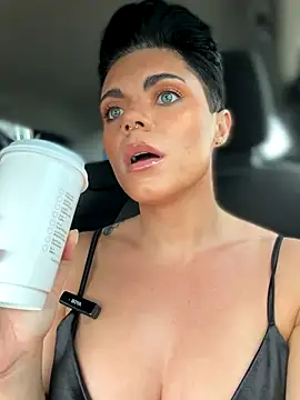 LukeLouHarvey online show from November 22, 7:18 am