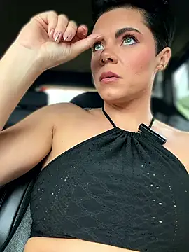 Snapshot of LukeLouHarvey chatting on January 15, 4:16 am LukeLouHarvey online show from January 15, 4:16 am