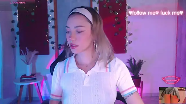 Snapshot of sakura_beauty chatting on November 2, 4:39 am sakura beauty online show from November 2, 4:39 am