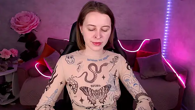 tiffany  burn online show from February 7, 9:05 am