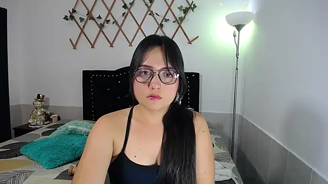 naughty girl 4u online show from February 22, 10:00 pm