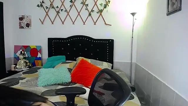 naughty girl 4u online show from April 29, 9:21 pm