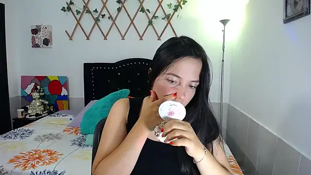 naughty girl 4u online show from May 2, 8:14 pm