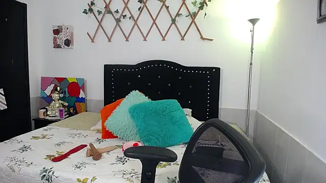 naughty girl 4u online show from May 19, 9:22 pm