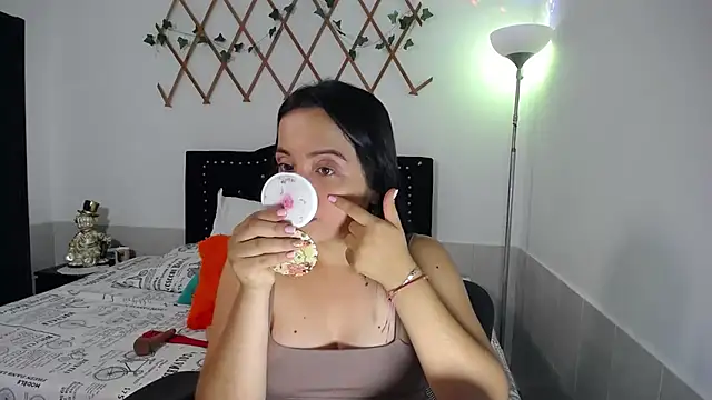 naughty girl 4u online show from February 6, 7:21 pm